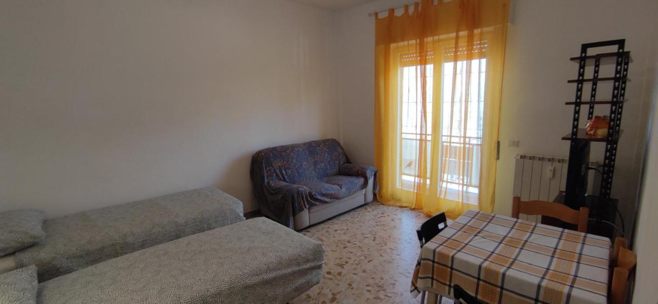 Sweet Home In Ostia Luaran gambar