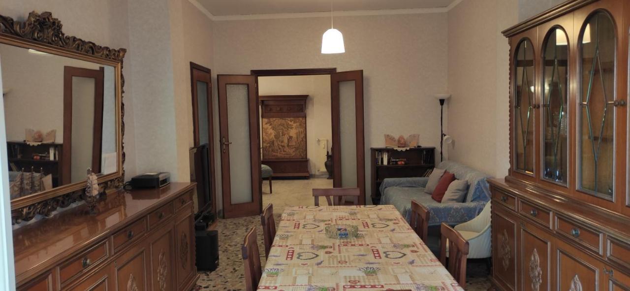 Sweet Home In Ostia Luaran gambar