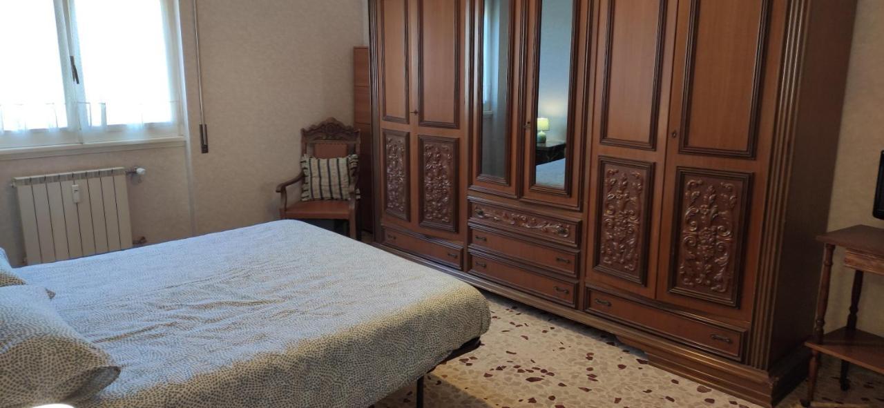 Sweet Home In Ostia Luaran gambar